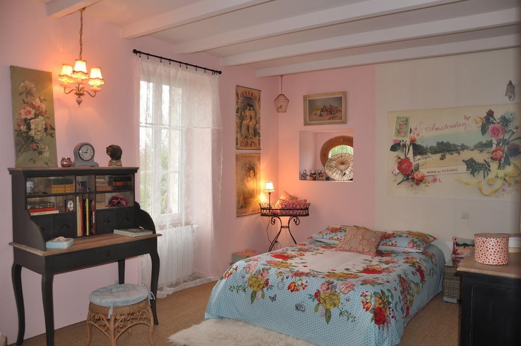 לינה וארוחת בוקר Brossac La Maison De Rose חדר תמונה